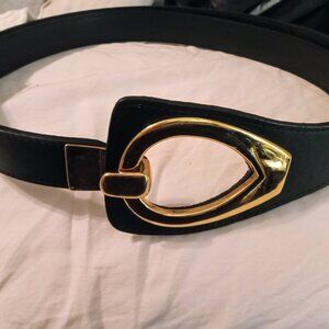 Womans Black w/Gold Tone Retro style Sz. Changing Belt, Up To 2Xs
